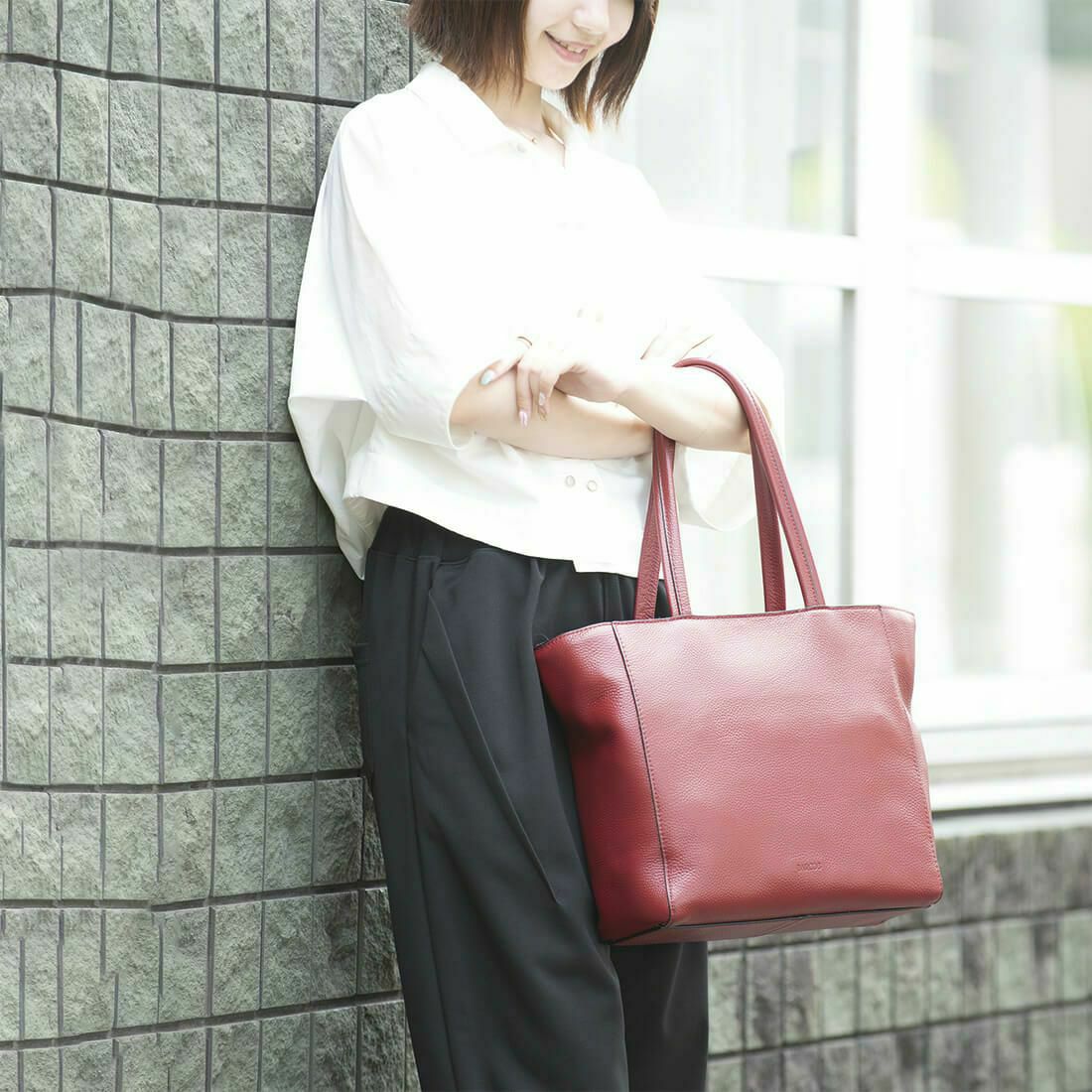 シュリンクレザートートバッグ