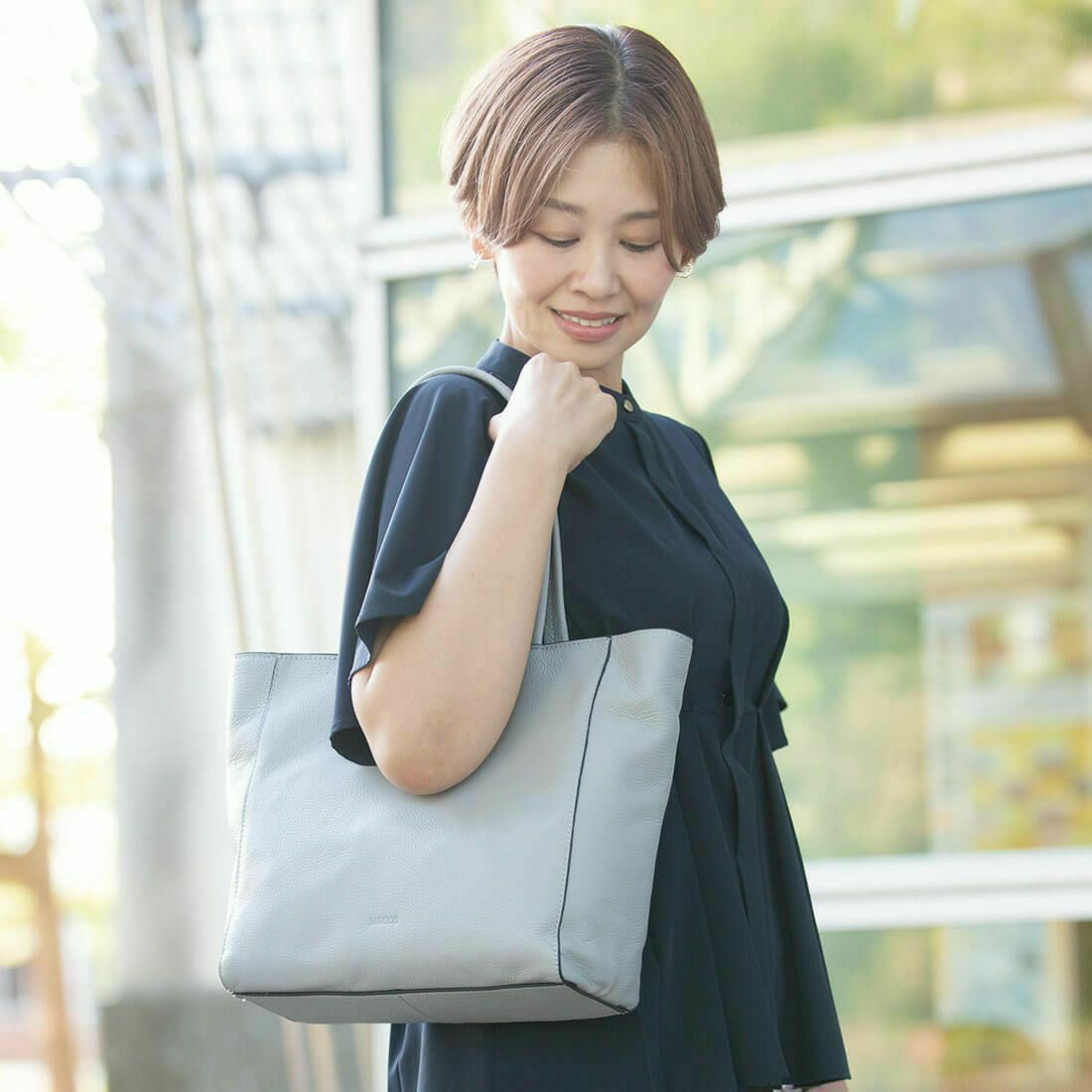 シュリンクレザートートバッグ