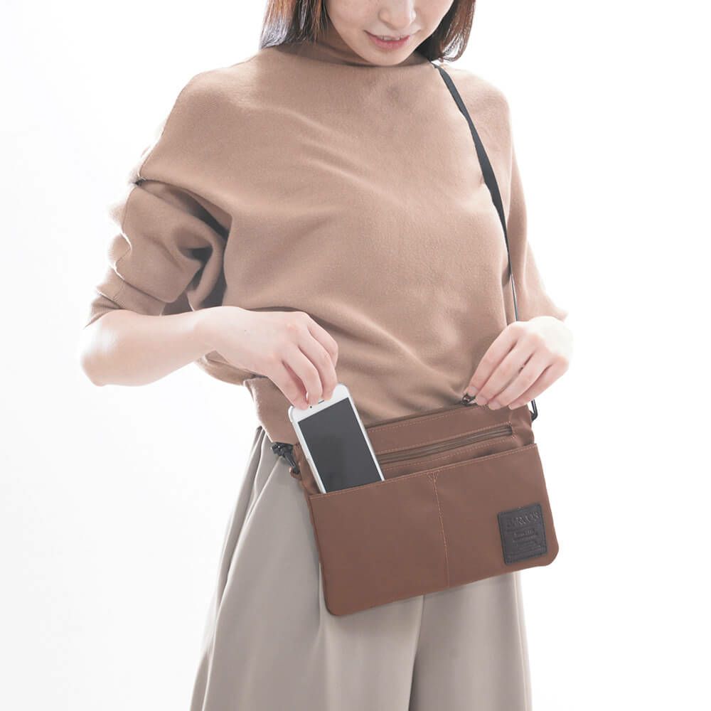 ナイロンサコッシュ