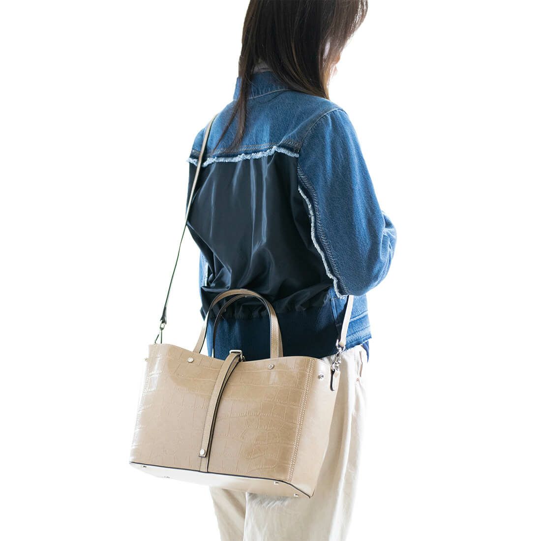 クロコダイル型押しシャイニングレザートート