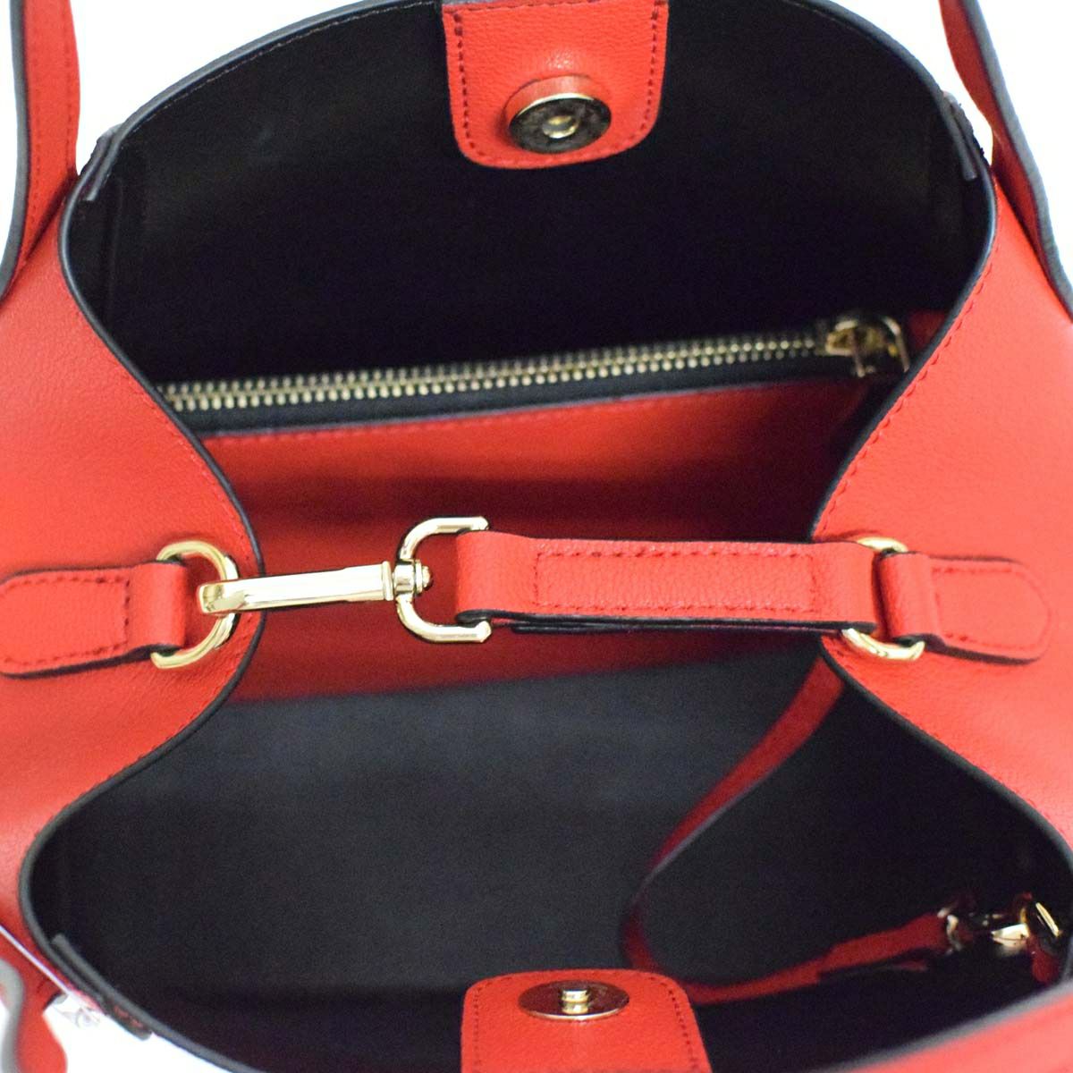 チャーム付きレザー3wayハンドバッグ