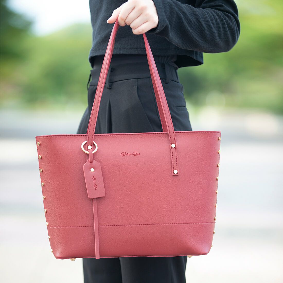 リベット付きトートバッグ