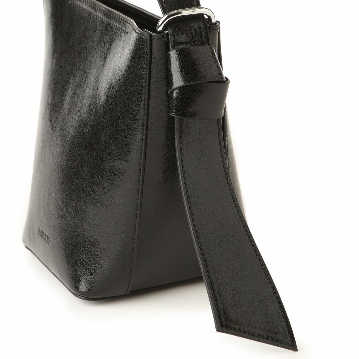 パテントレザーハンドバッグ