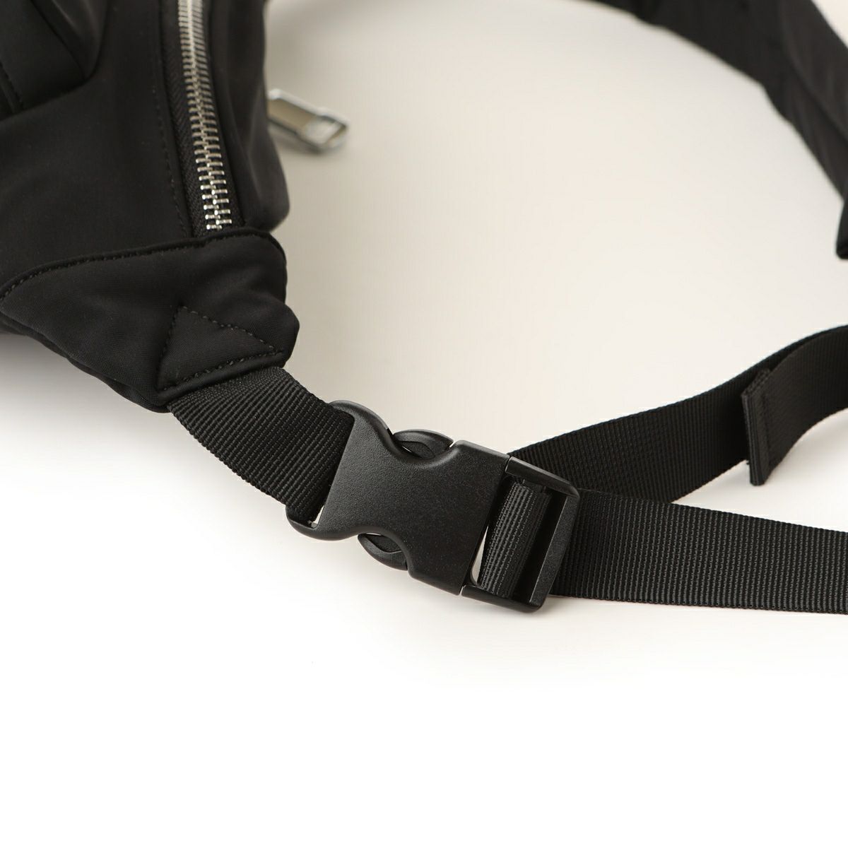 ダブルジッパーウエストポーチ