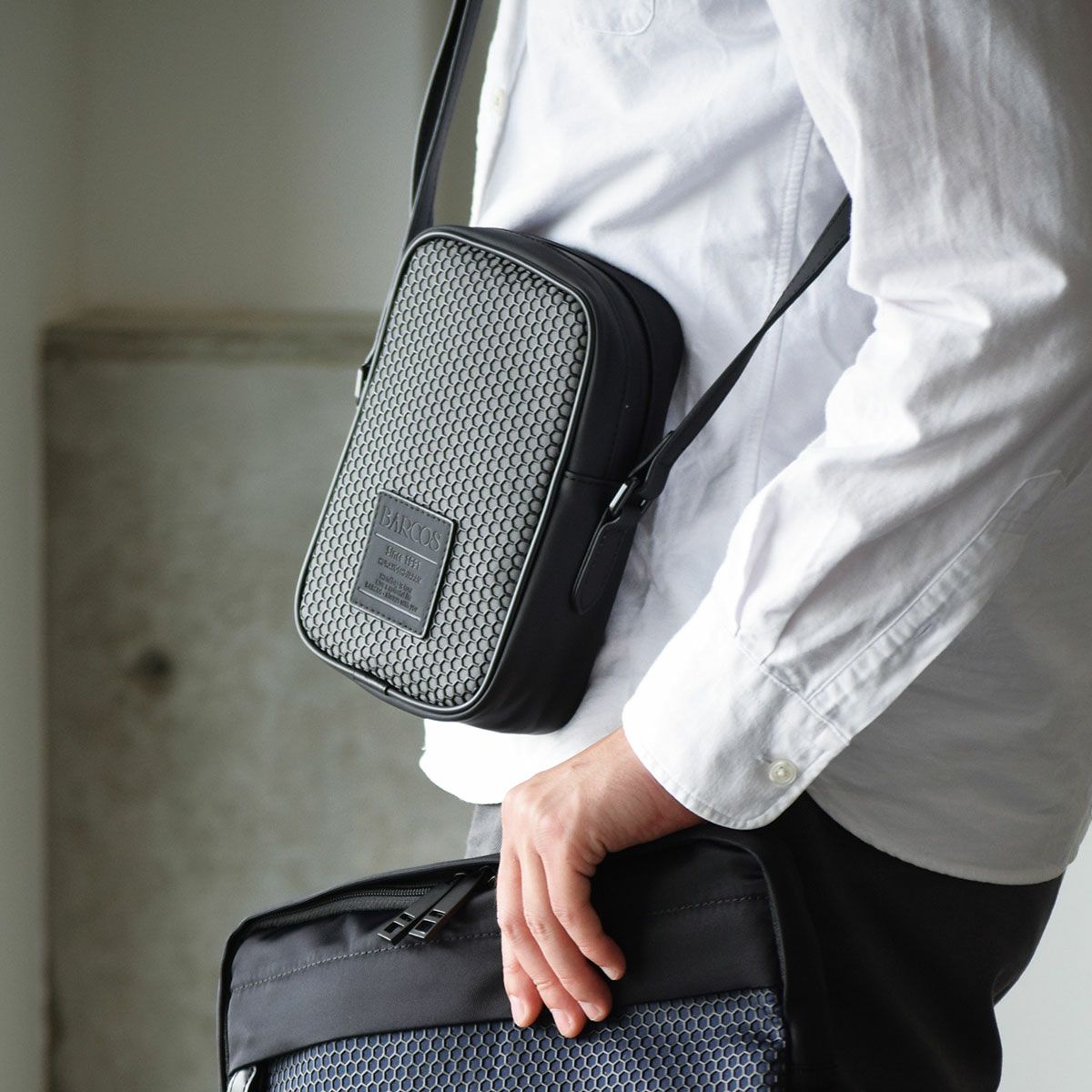 PVC ハニカム柄ポシェット