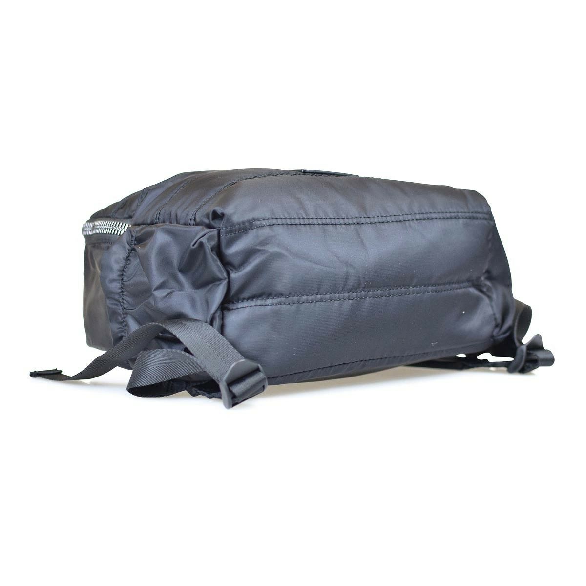 シンプルナイロンリュック