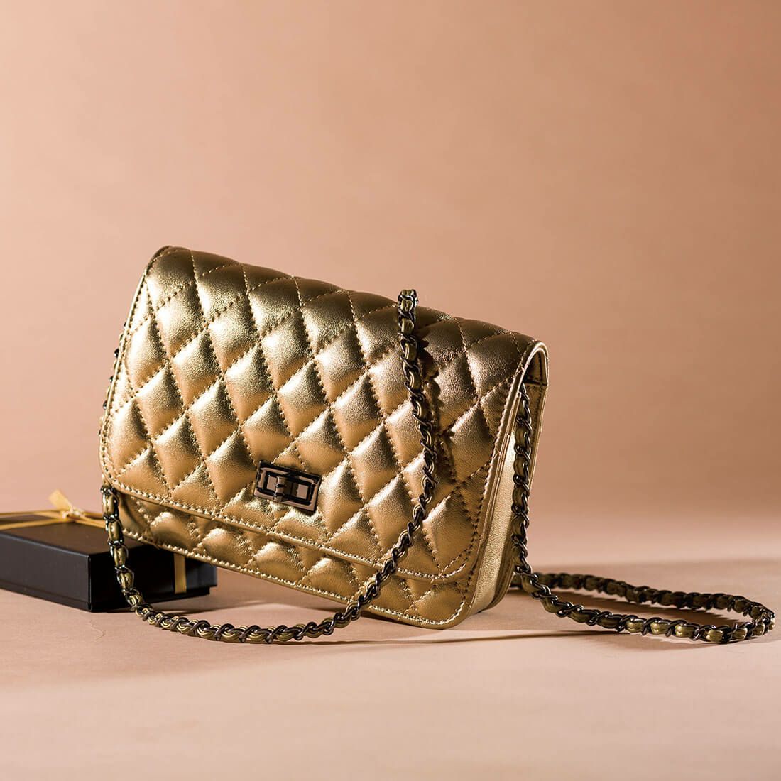 キルティングチェーンショルダーバッグ