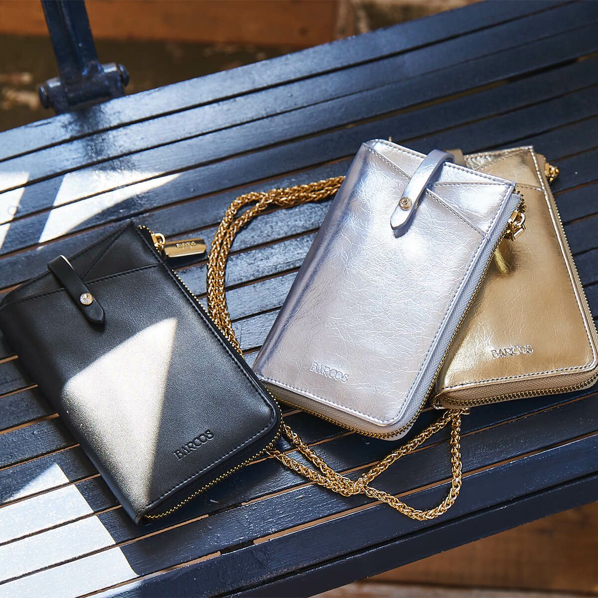 Velix お財布機能付きチェーンポシェット