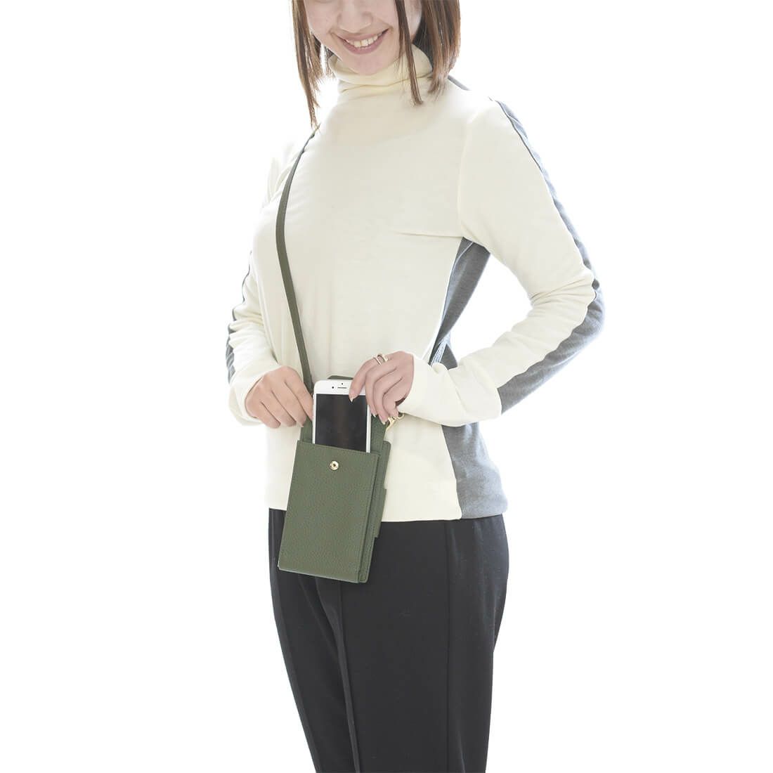 シュリンクレザースマホポシェット＜マーシ＞