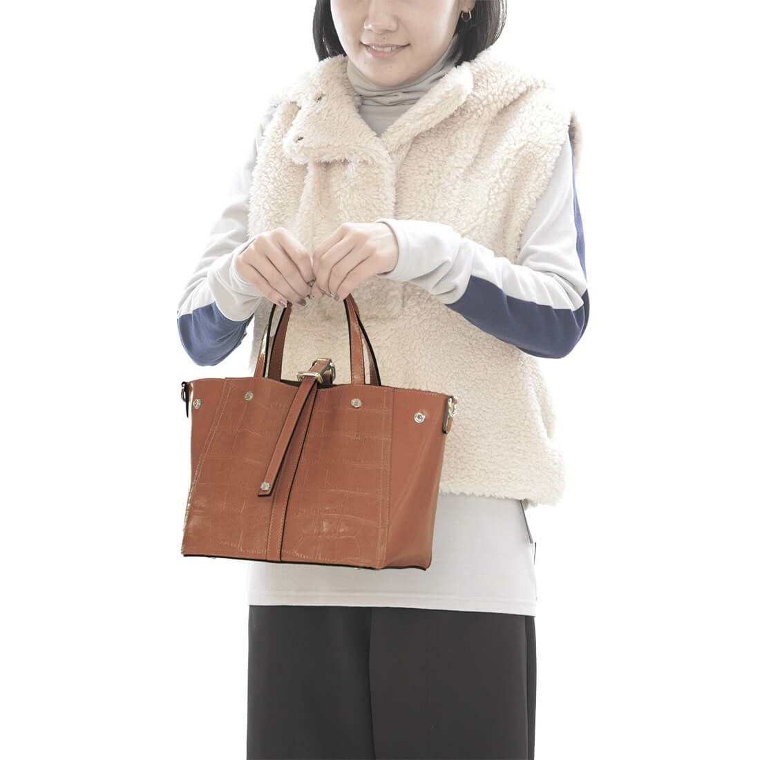 クロコダイル型押シャイニングレザーハンドバッグ