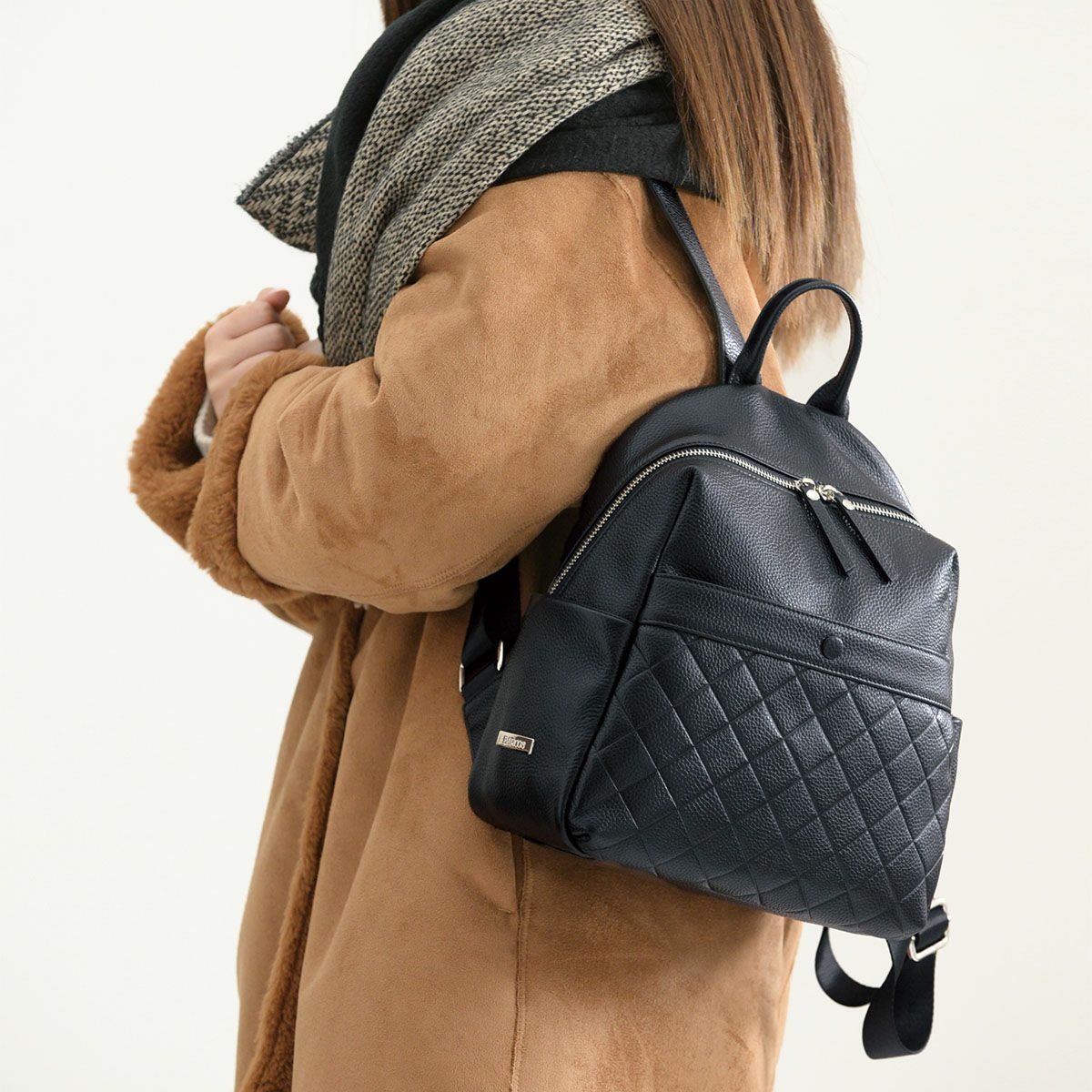 ダイヤモンドエンボスレザーリュック