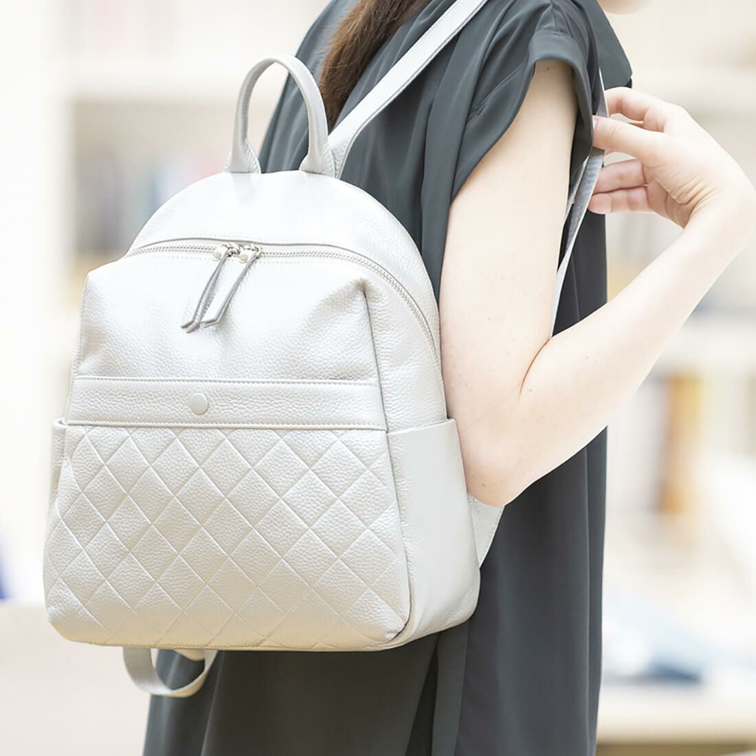 ダイヤモンドエンボスレザーリュック