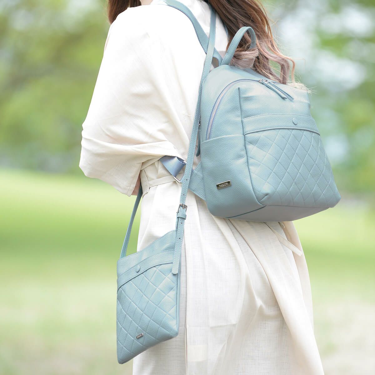 【セット商品】ダイヤモンドエンボスレザーリュック＆ポシェットセット＜ロンバス＞