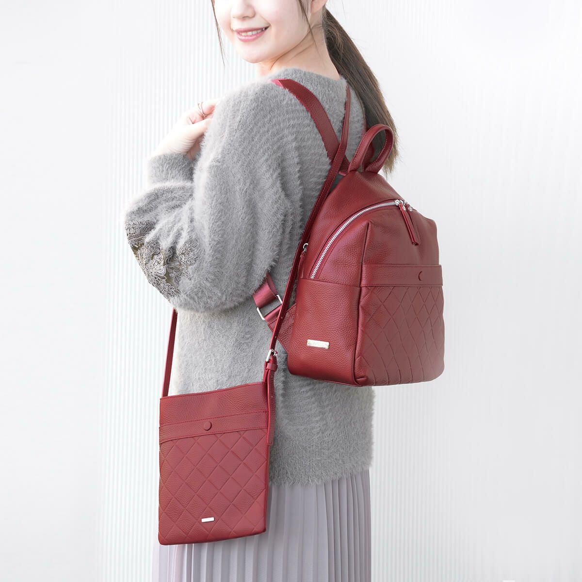 【セット商品】ダイヤモンドエンボスレザーリュック＆ポシェットセット＜ロンバス＞