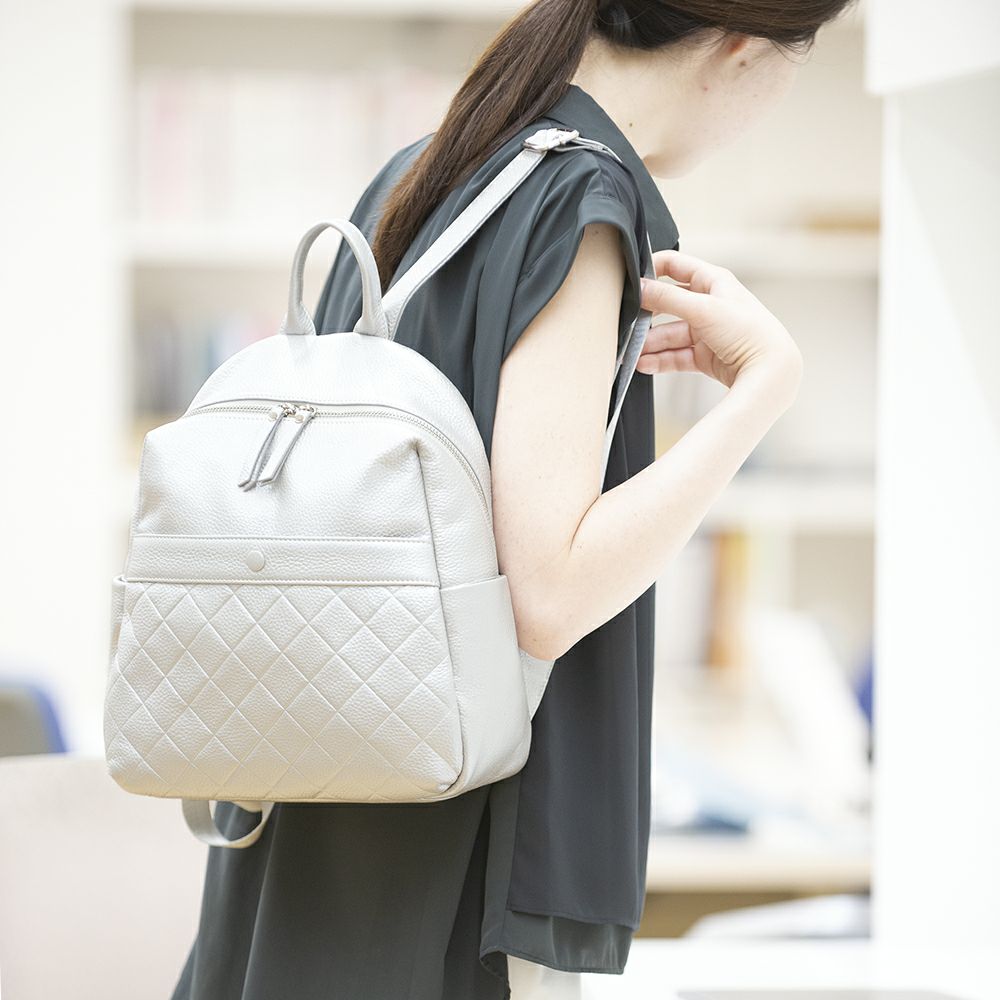 【セット商品】ダイヤモンドエンボスレザーリュック＆ポシェットセット＜ロンバス＞