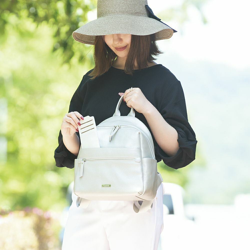 レザーリュック＜アメリ＞