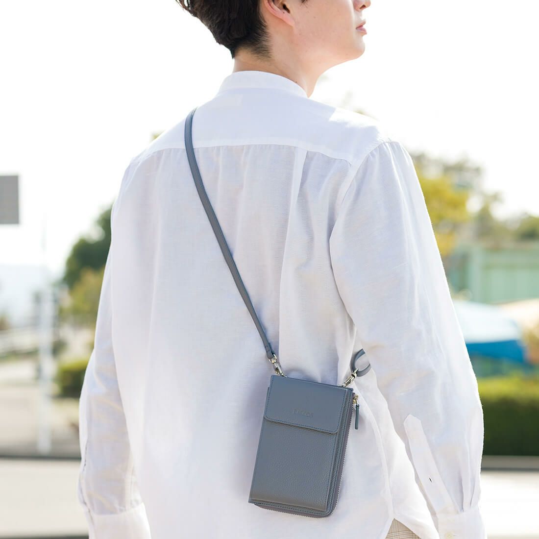 L字型シュリンクレザースマホポシェット＜アミーゴ＞