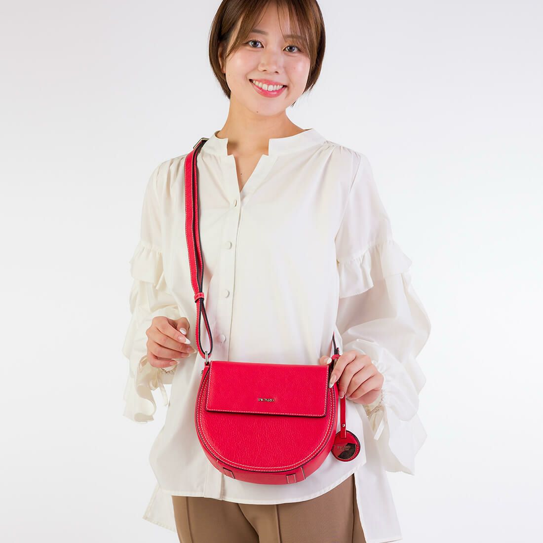 HAZEL ラウンドデザインレザーポシェット