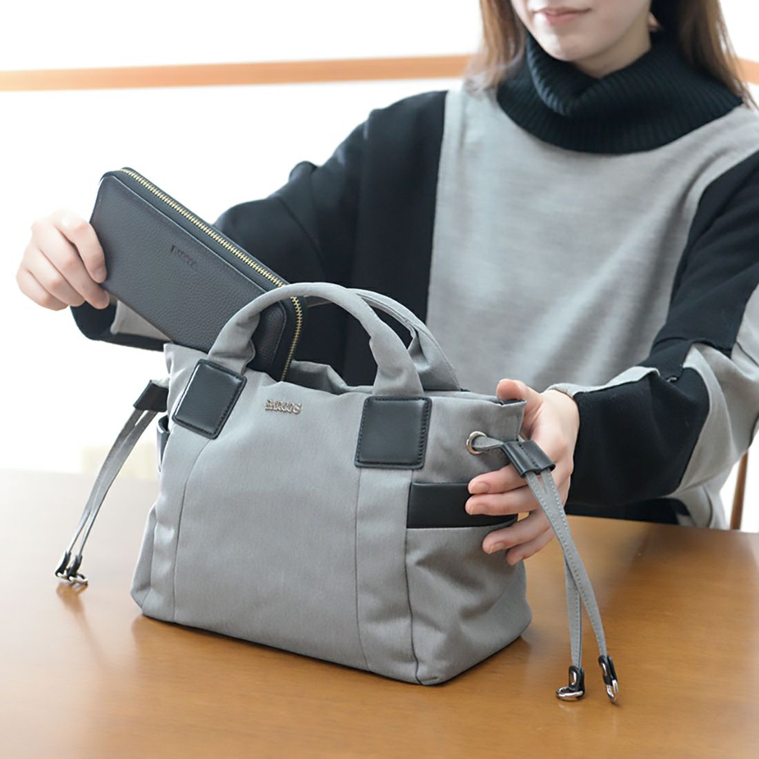 ヤンピーライト2wayハンドバッグ