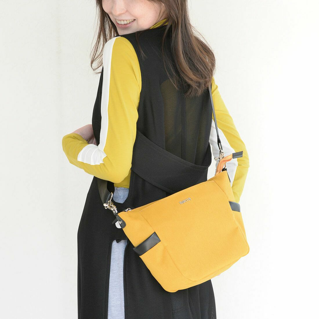 ヤンピーライトショルダーバッグ