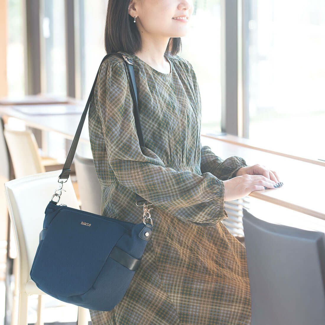 ヤンピーライトショルダーバッグ