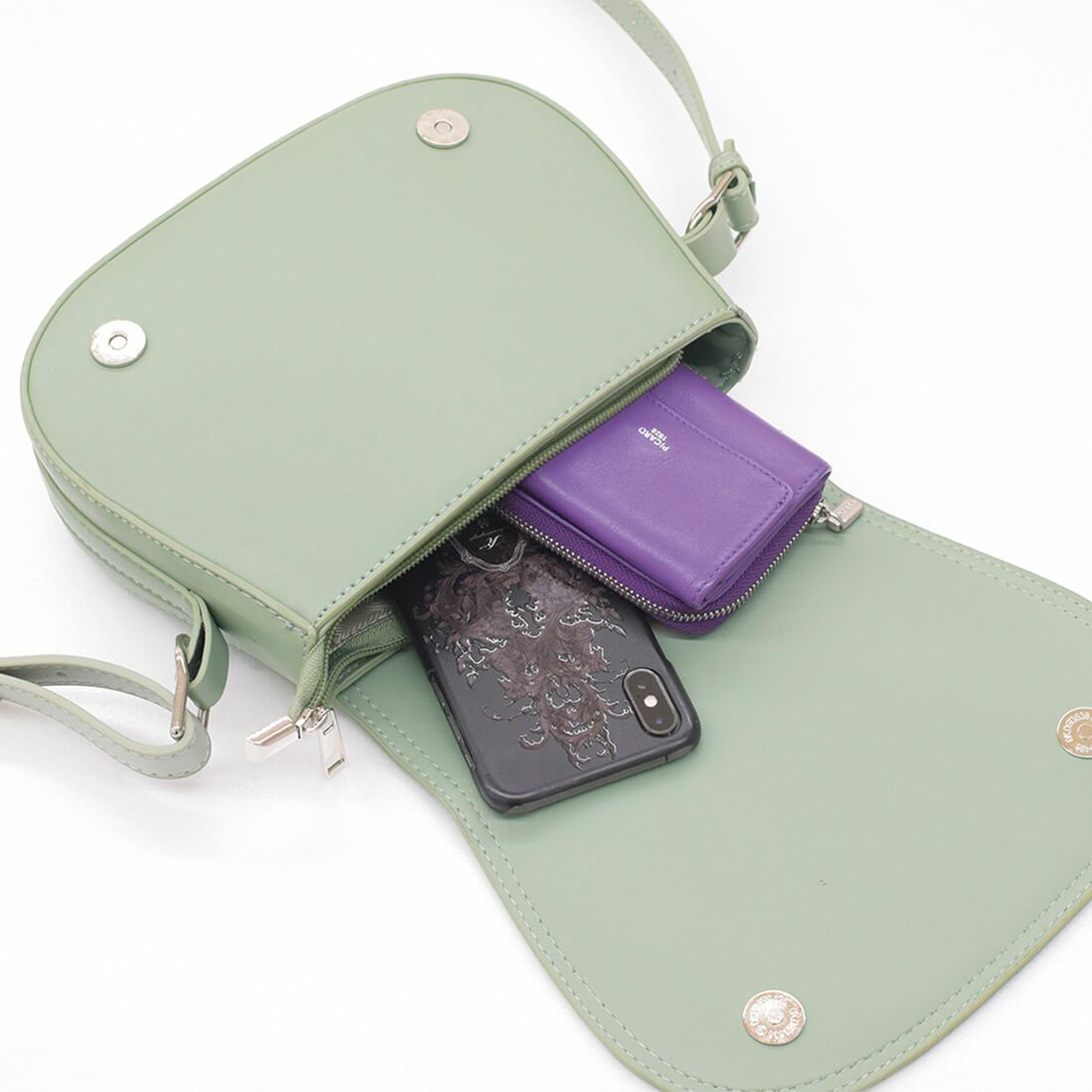 かぶせ付きラウンドポシェット