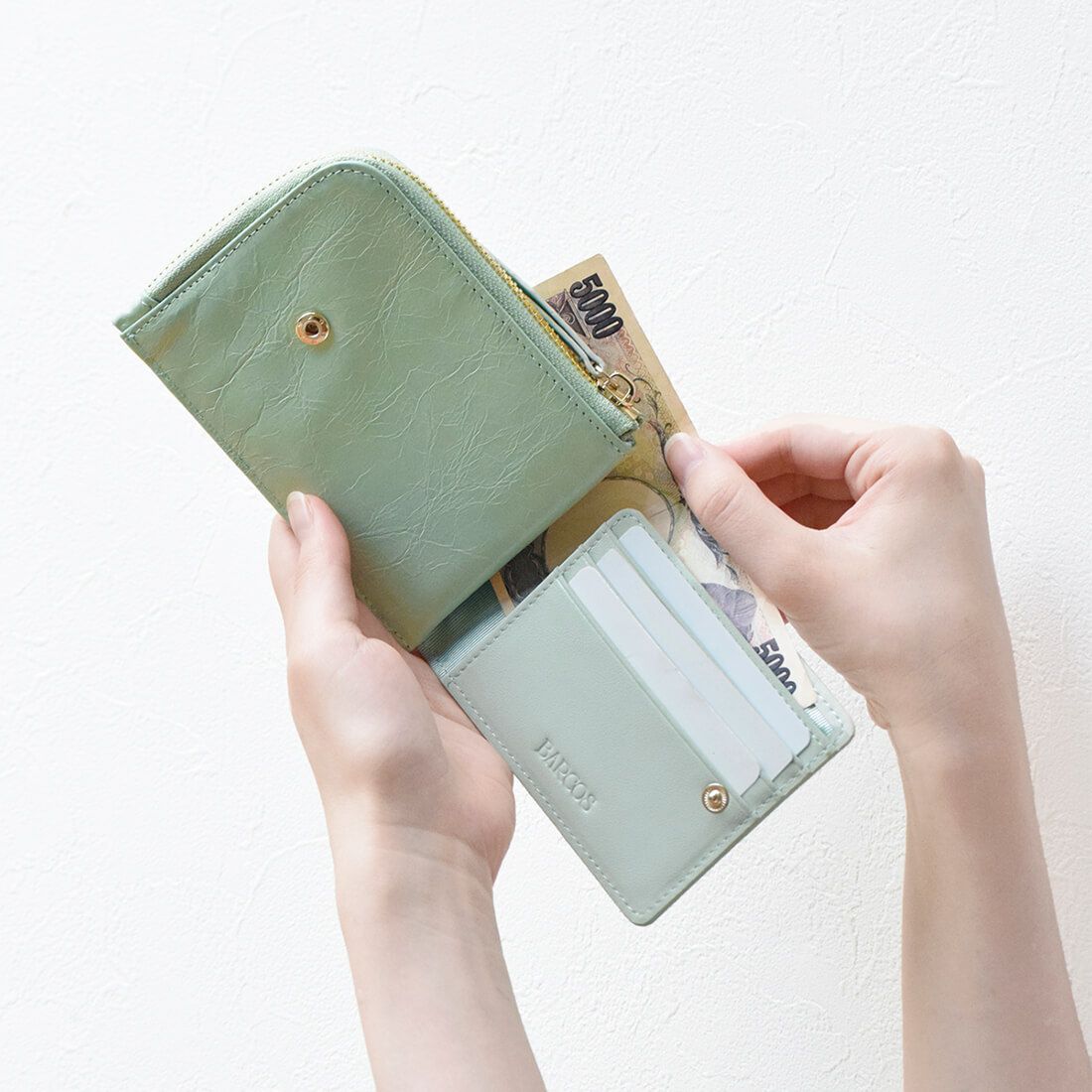 しわパテントレザー2つ折り財布