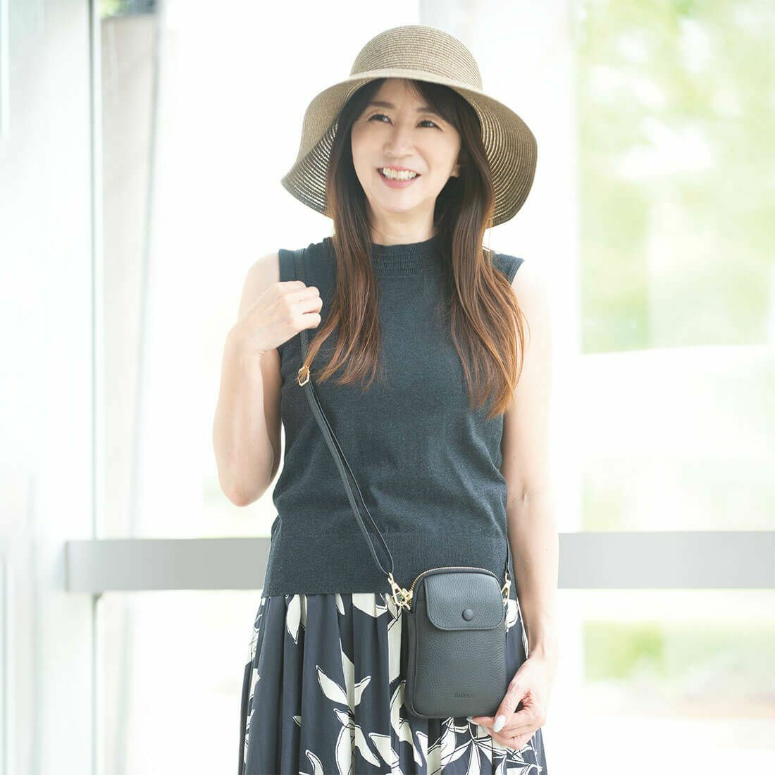 シュリンクレザーポシェット