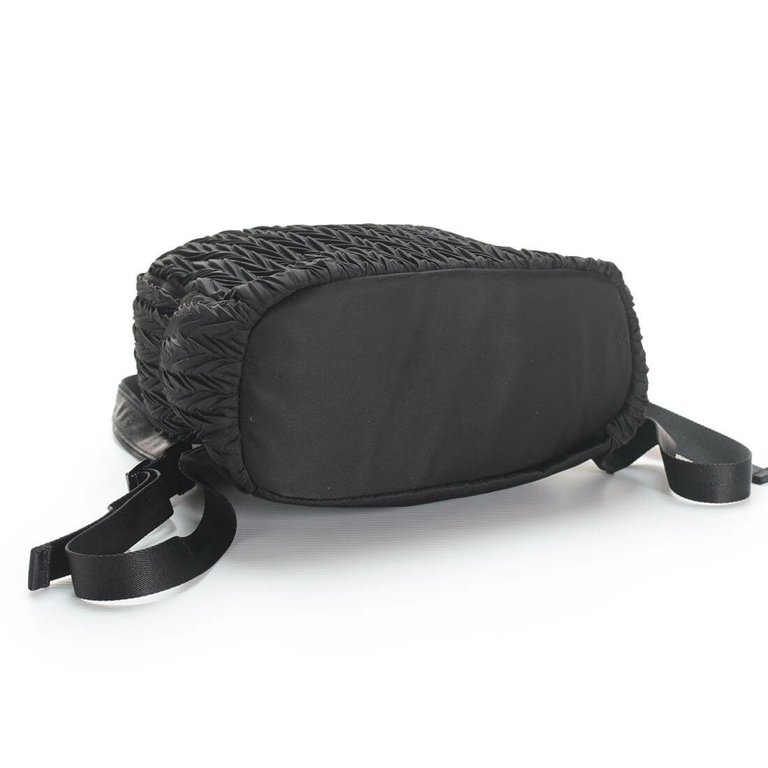 プリーツ加工ナイロンリュックサック