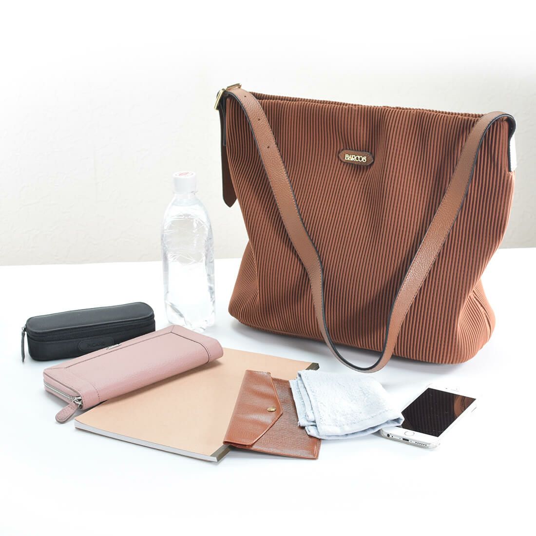 リブニット調ナイロンショルダーバッグ