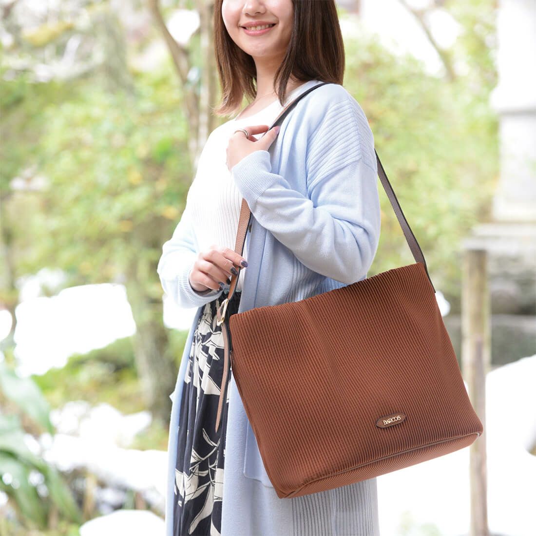 リブニット調ナイロンショルダーバッグ