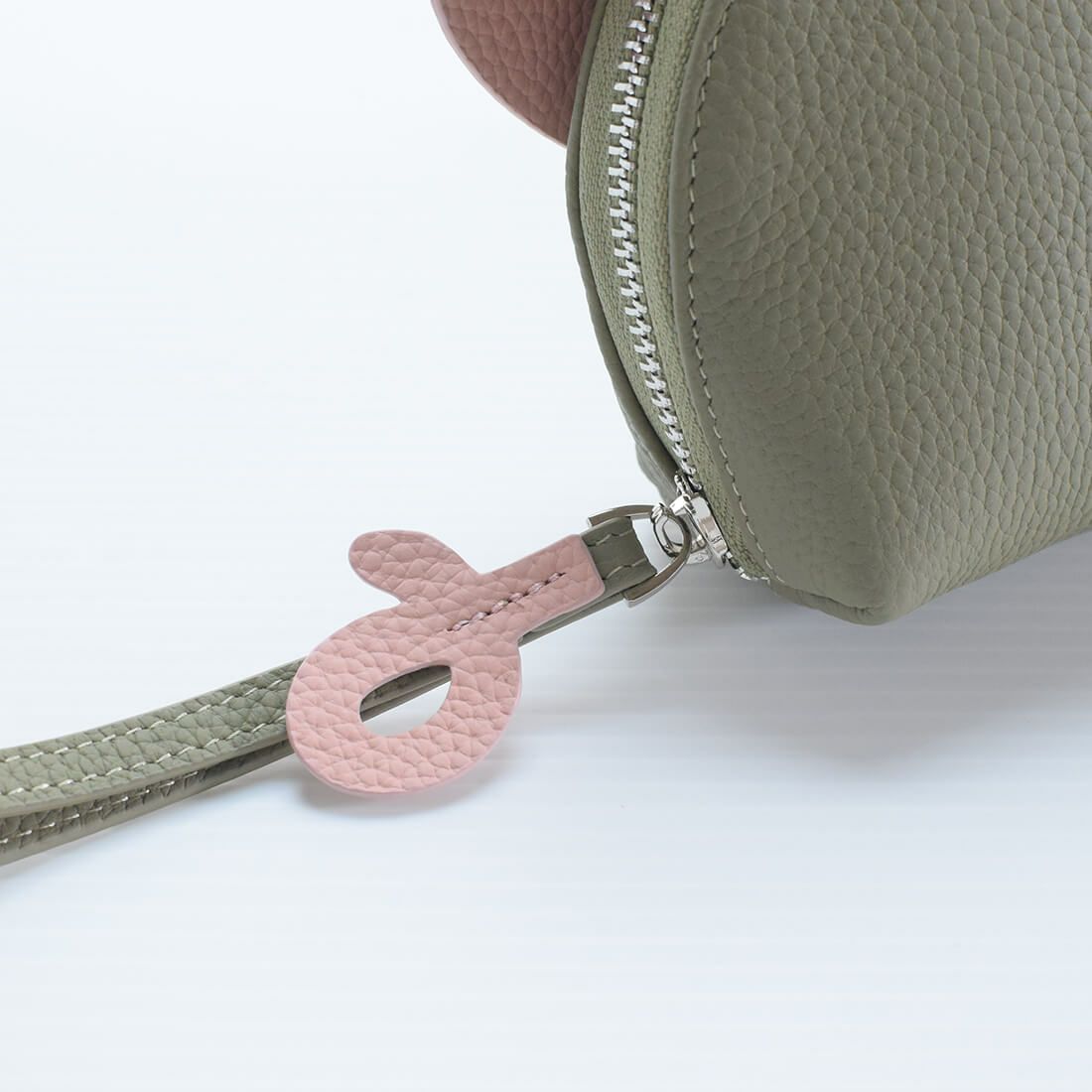 豚モチーフポーチ