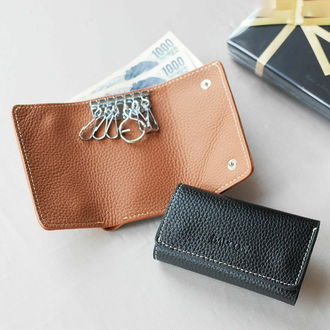 3つ折りシュリンクレザーキーケース