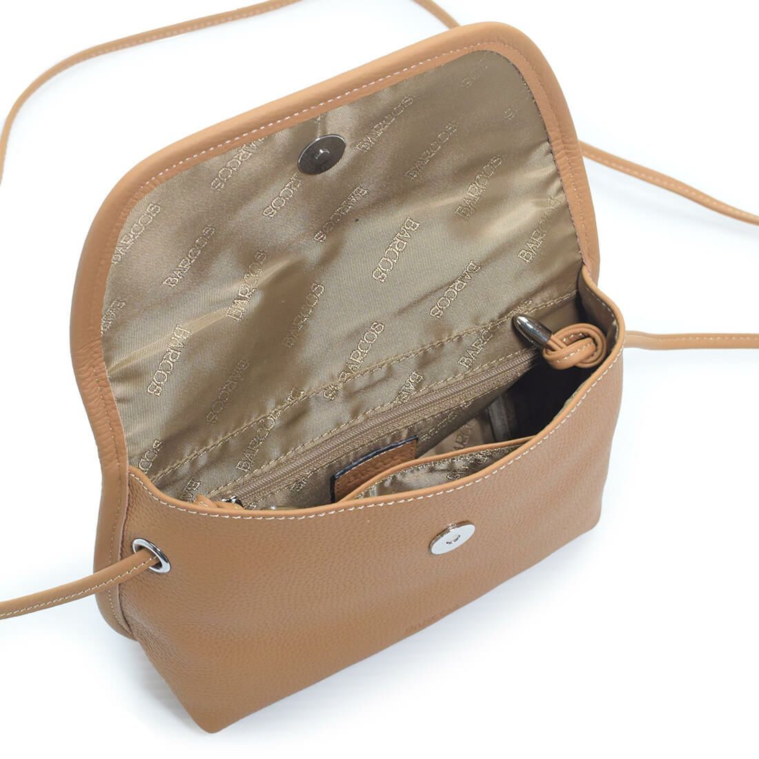 くるみボタン付きシュリンクレザーポシェット