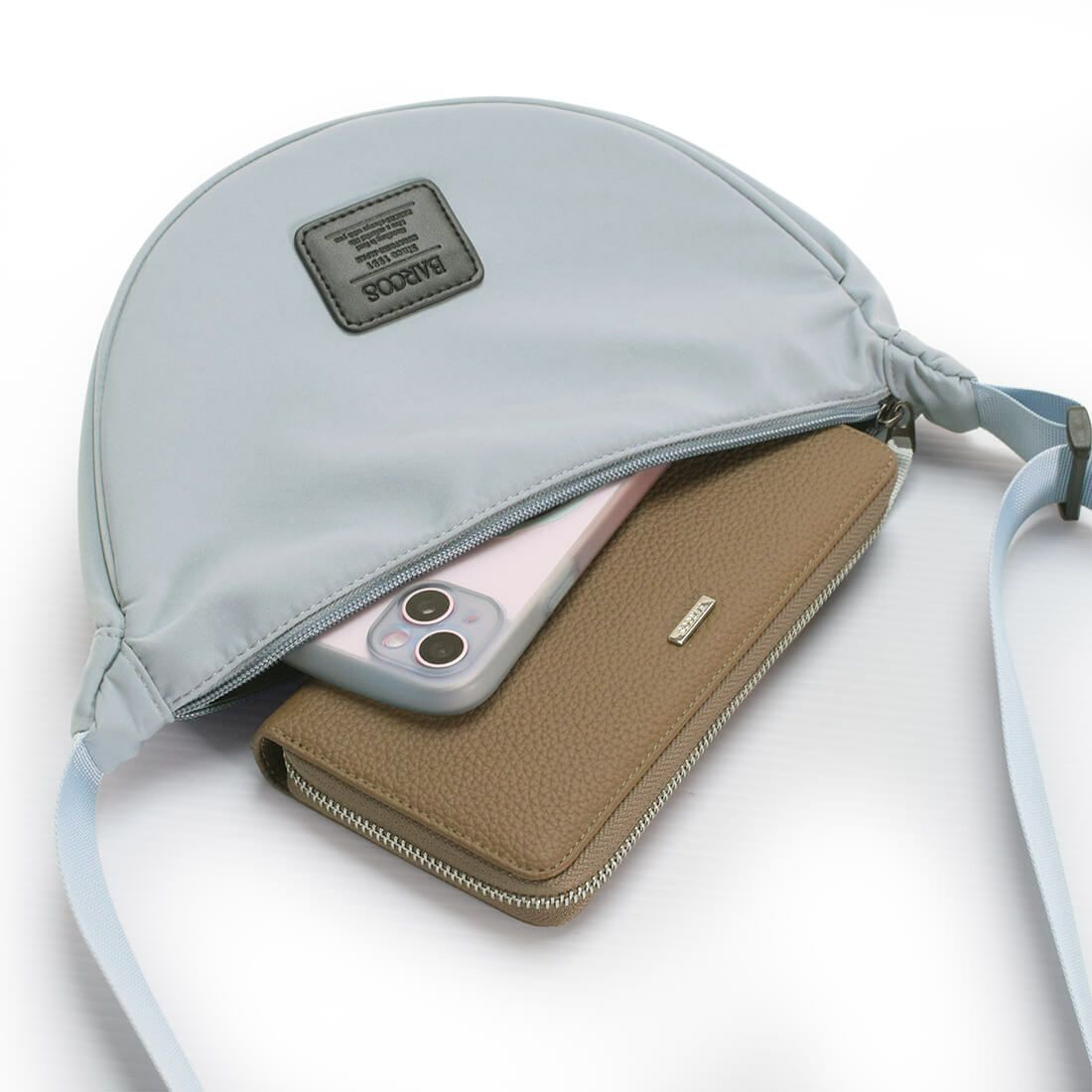 半月型ナイロンショルダーバッグ