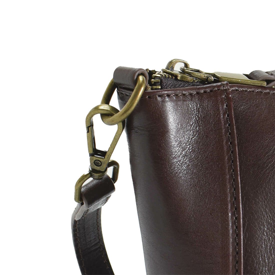 ツヤ有りレザーポシェット