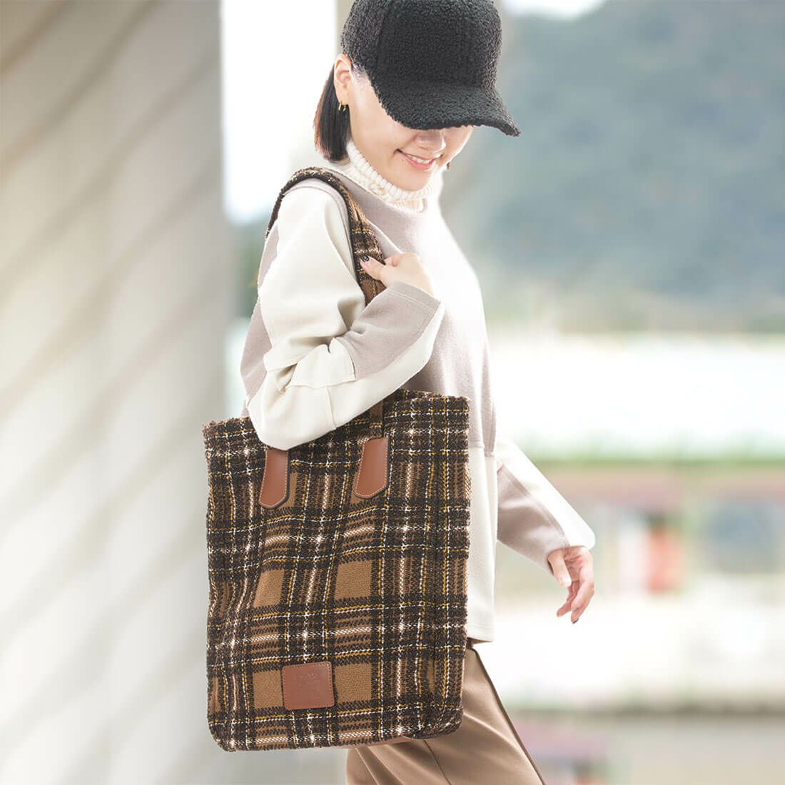 チェック柄ポーチ付きトートバッグ | バルコス公式オンラインショップ