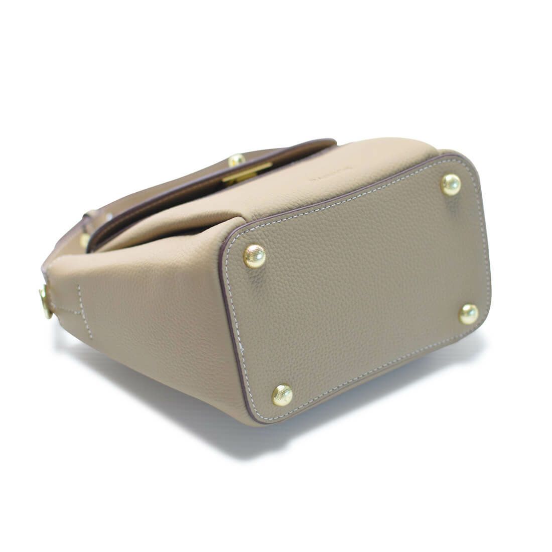 ステッチデザインレザースクエアバッグ