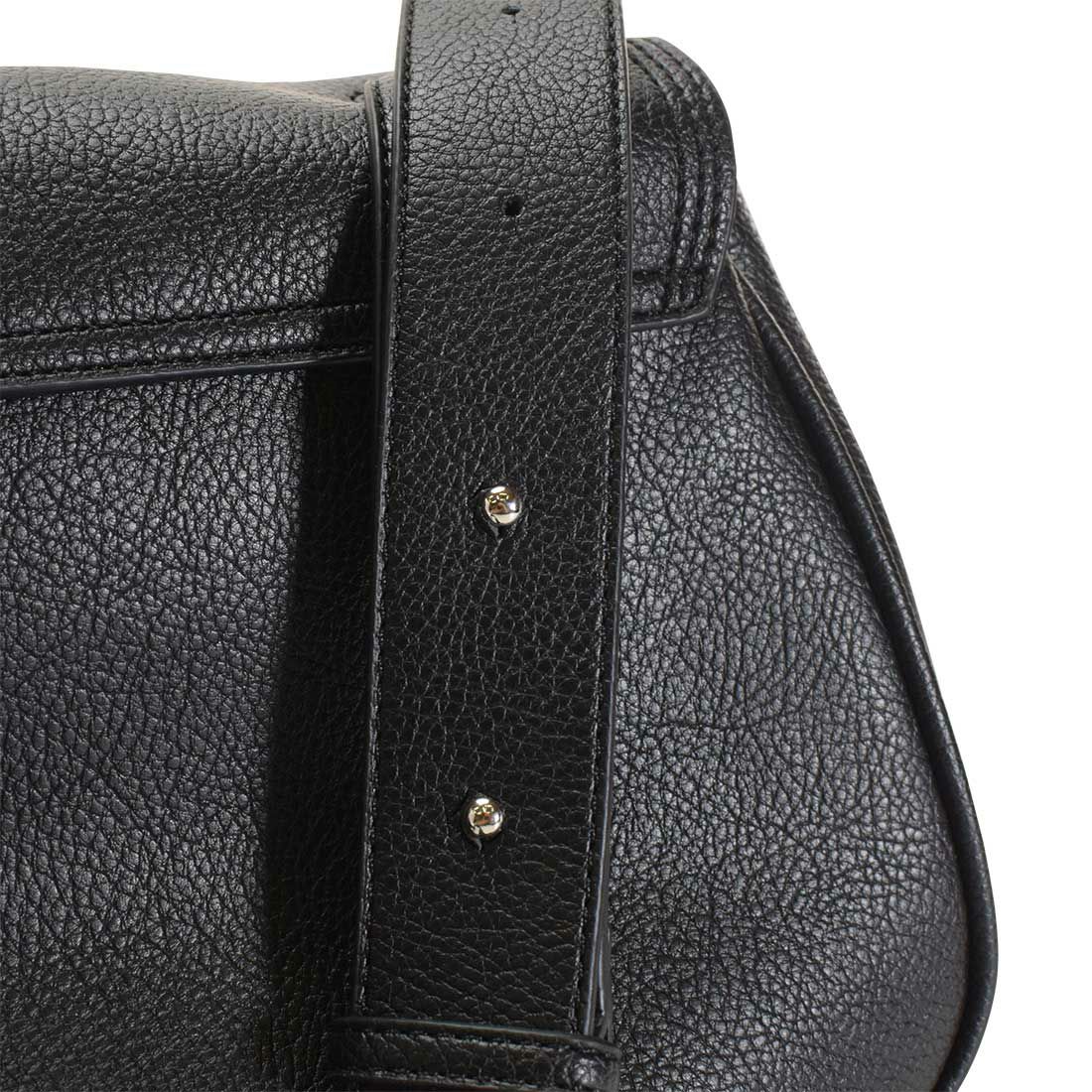 シュリンクレザー調台形バッグ