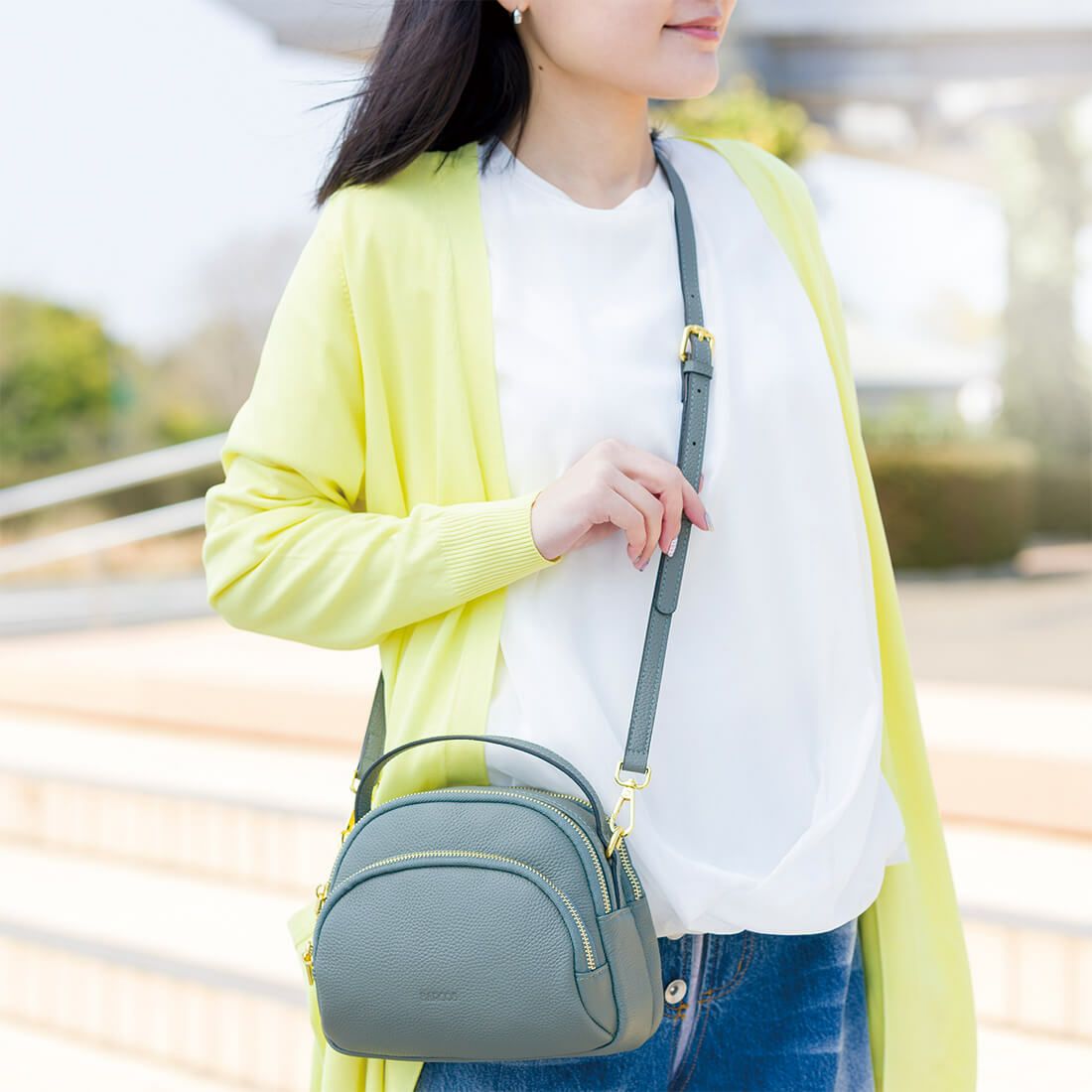 シュリンクレザーポケットバッグ