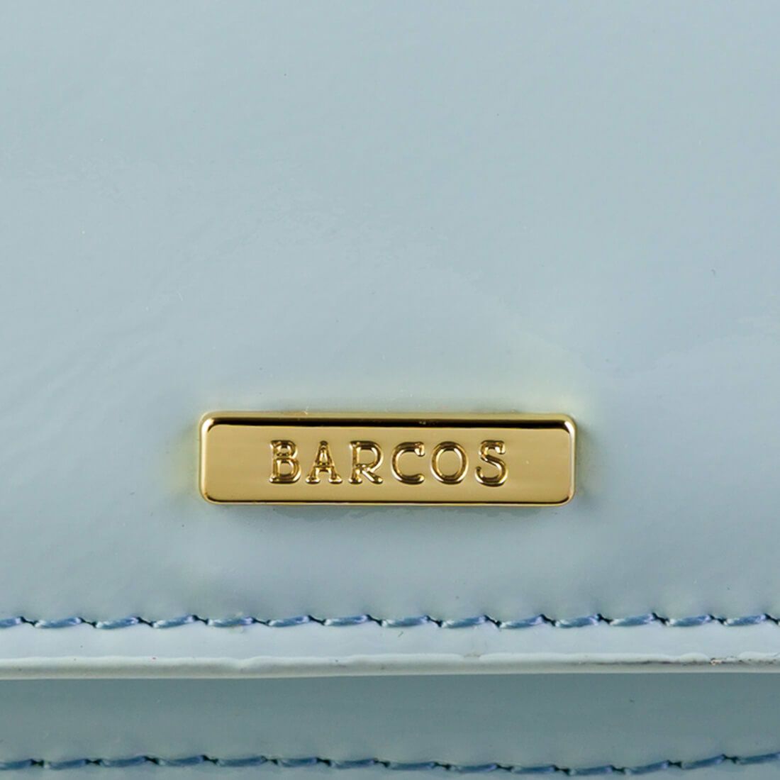 パテントレザー折財布