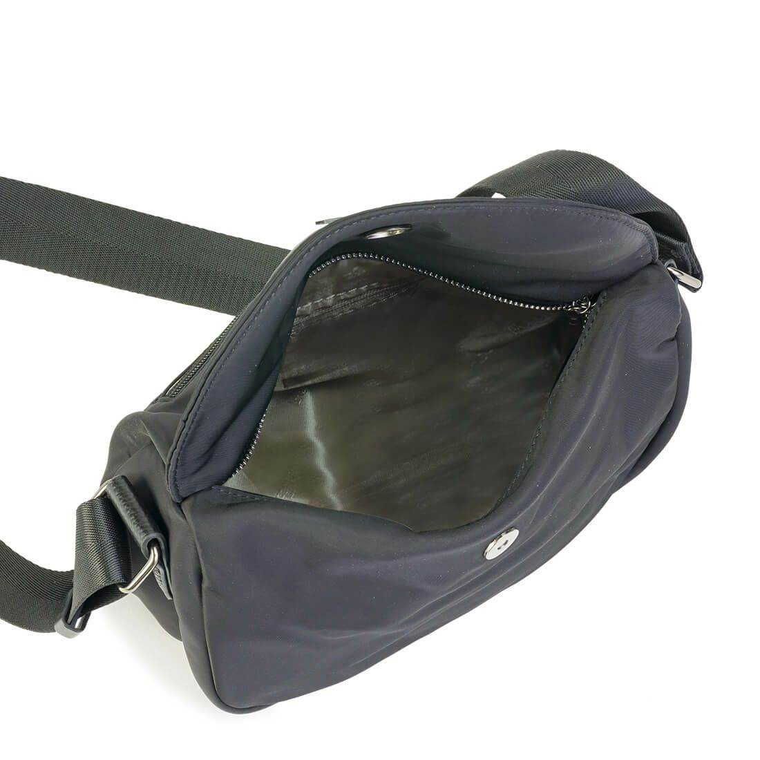 フラップデザイン軽量ショルダーバッグ