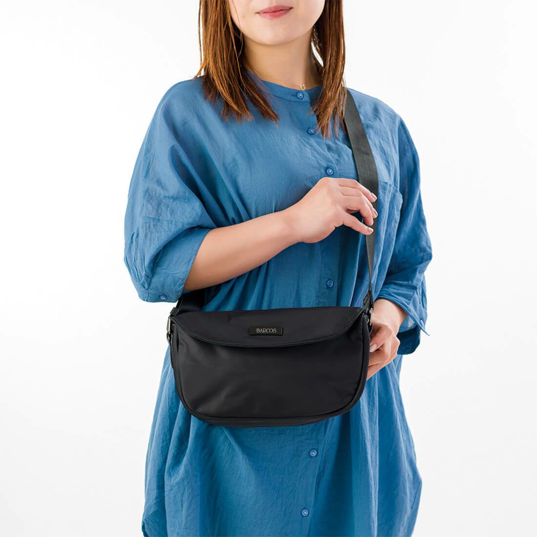 フラップデザイン軽量ショルダーバッグ