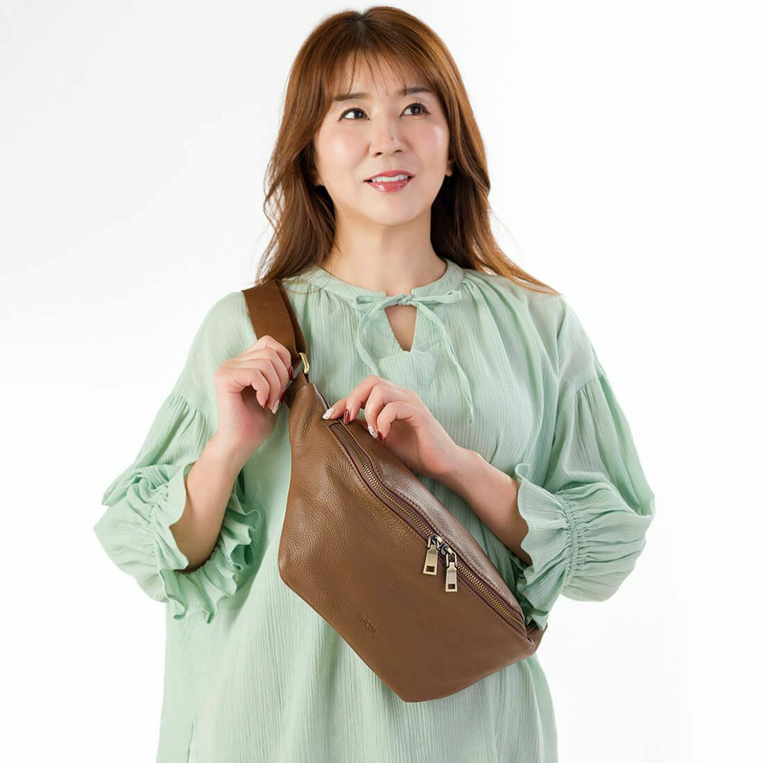 レザーボディバッグ