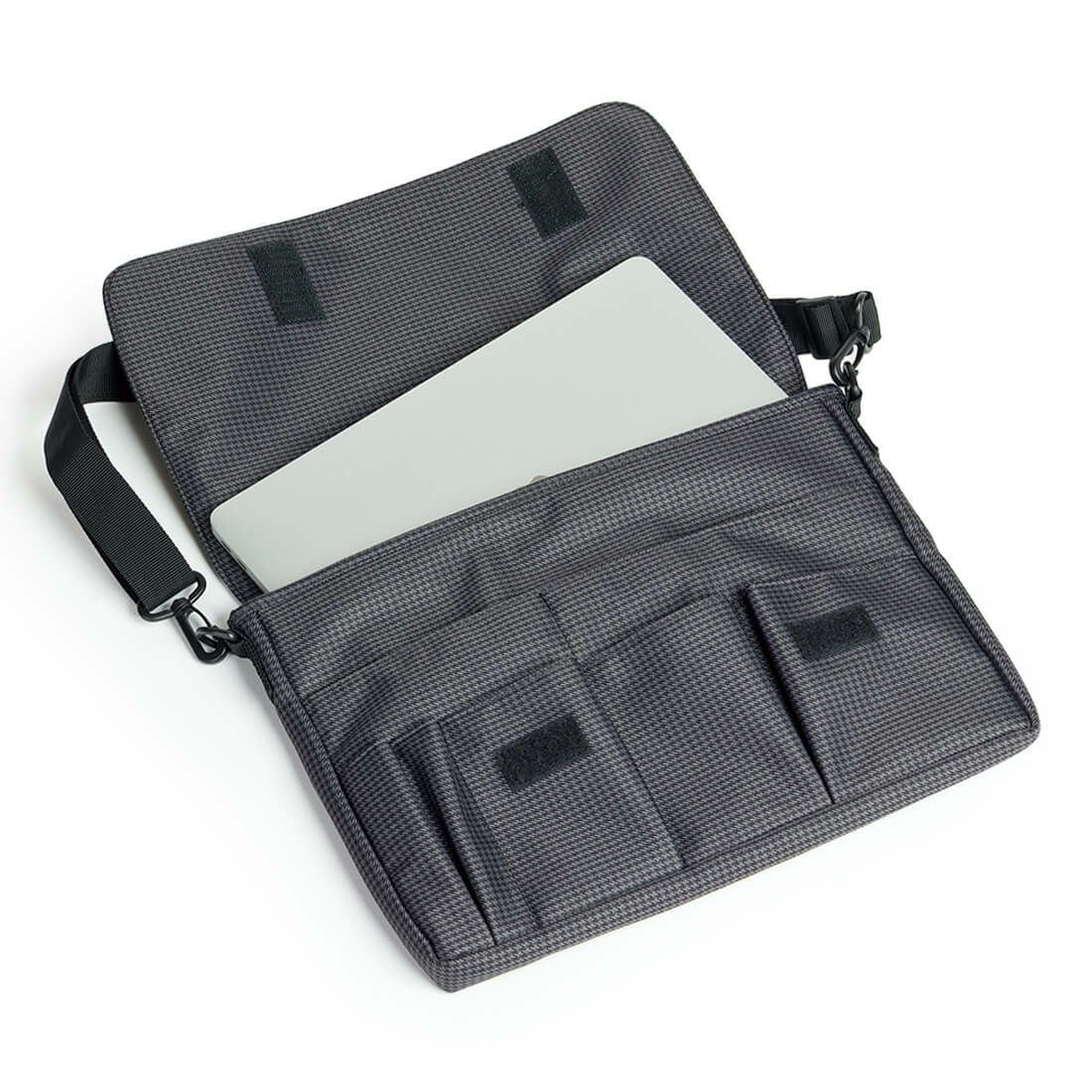 ショルダーベルト付きパソコンバッグ