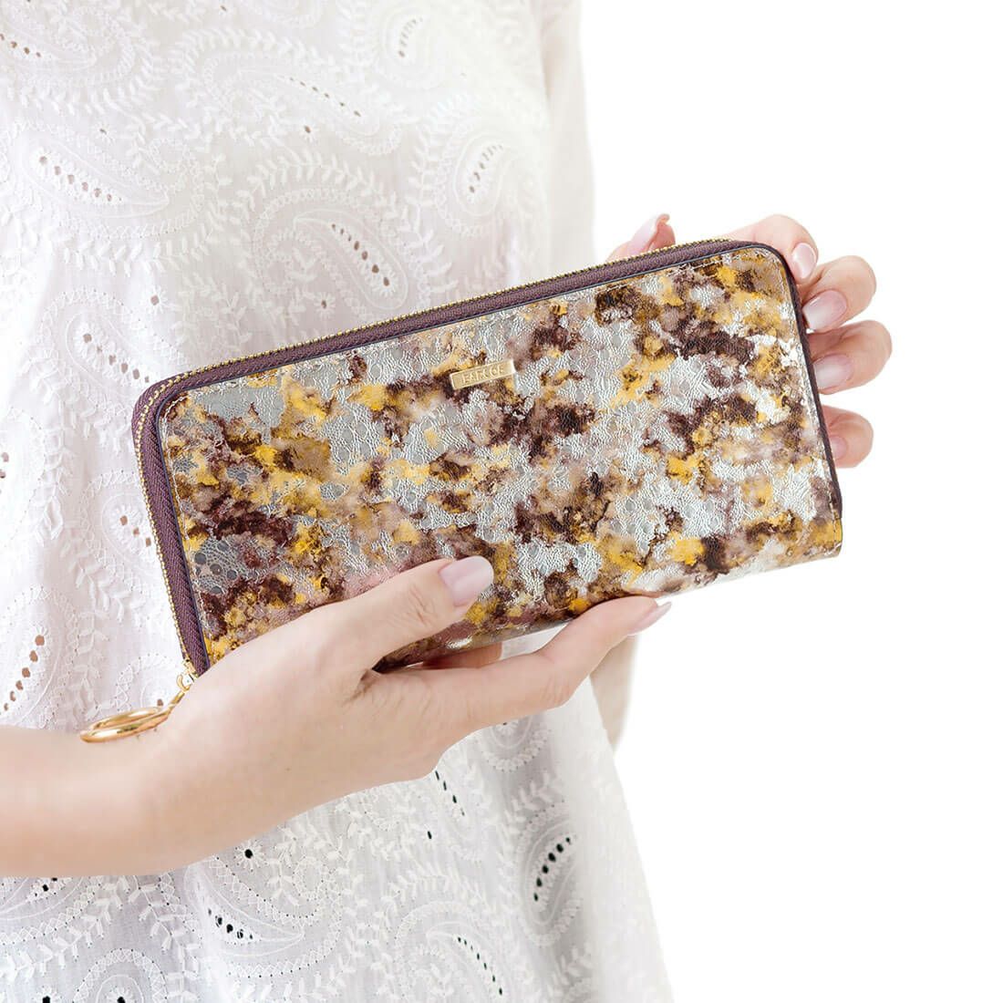 ペイントレザーラウンド型長財布