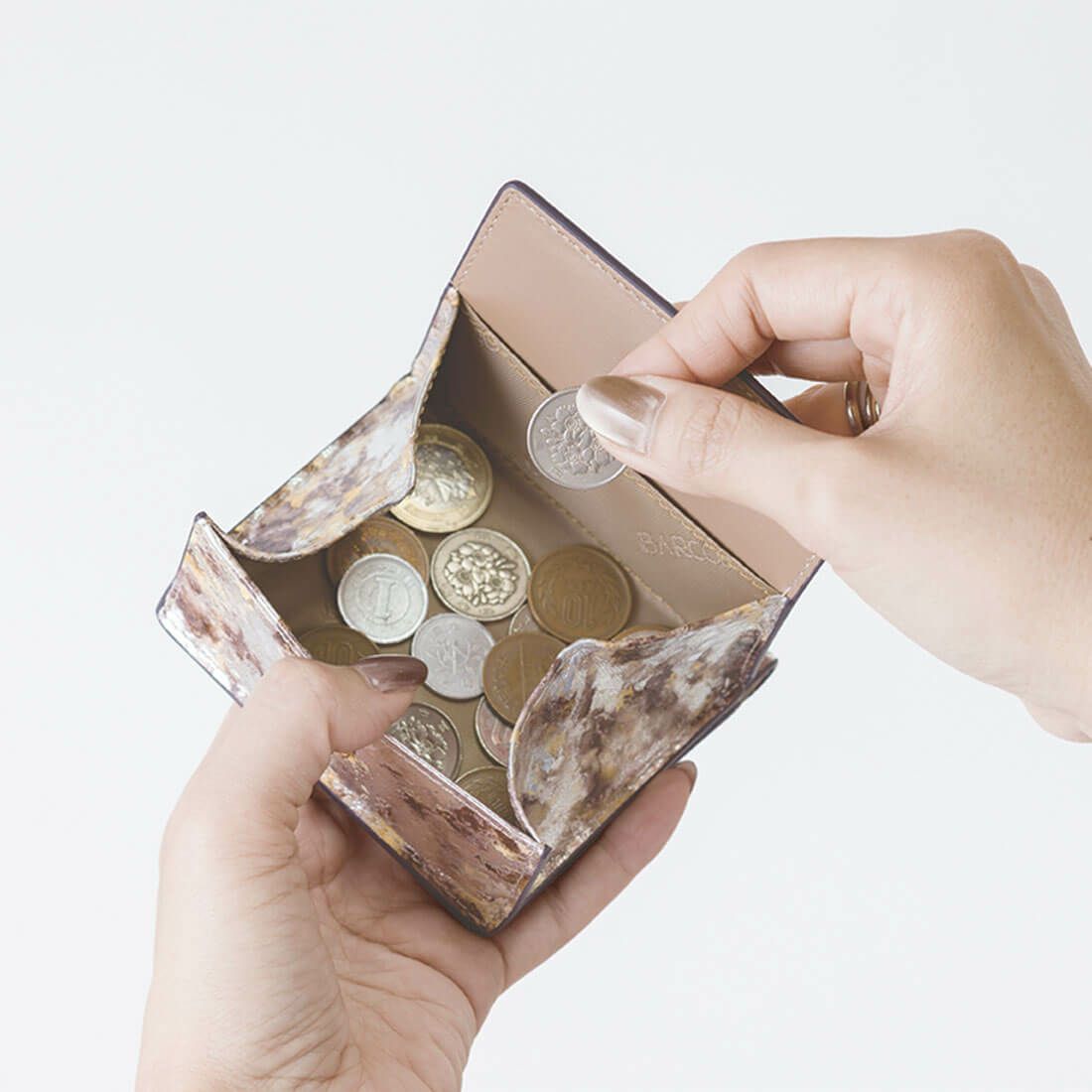 ペイントレザー折財布