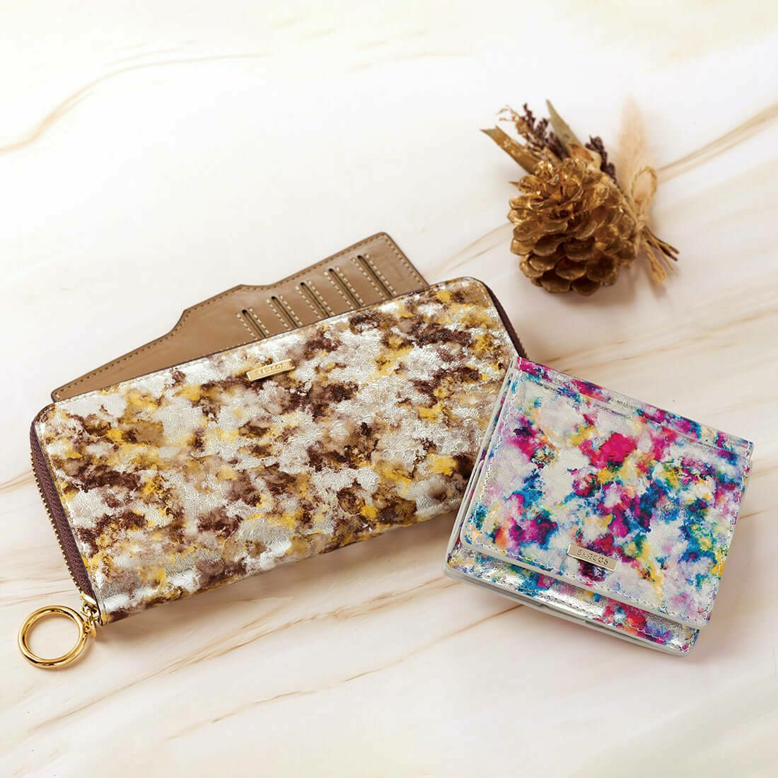 ペイントレザー折財布